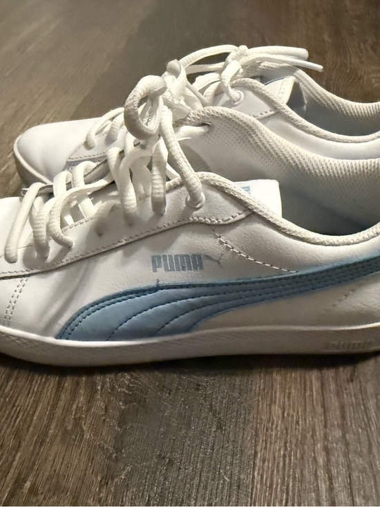 Puma Shoes - Women’s Puma‎ sneakers Sz 8.5